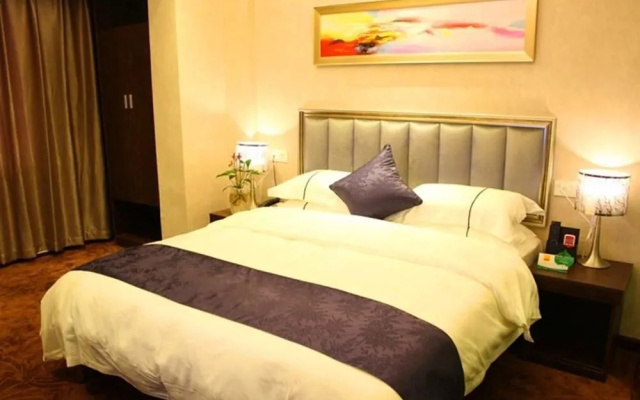 Futaifeng Shishang Hotel