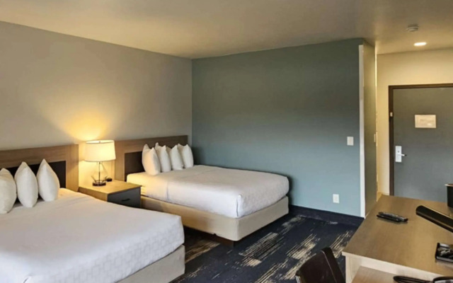 Edgewater Inn and Suites, an Ascend Collection Hotel