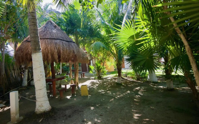 Golden Paradise Hostel