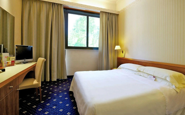 Отель Mercure Astoria Reggio Emilia