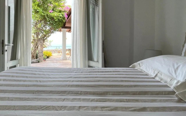 Nelinda Waterfront Accommodation (Adults Only)