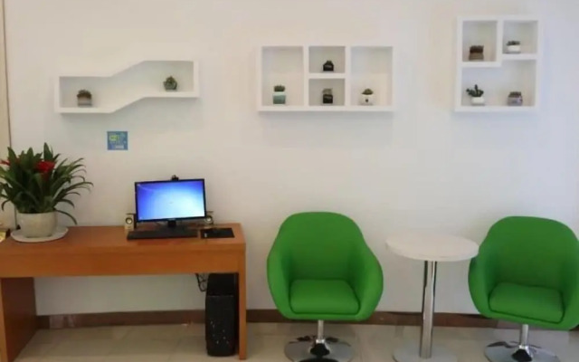 Vatica Qingdao Licang Xiazhuang Hexie Plaza Hotel