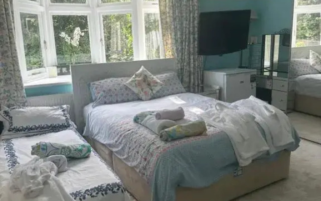 Discoveries House