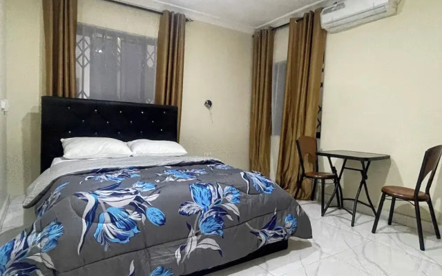 NickJaak Courtyard Rooms