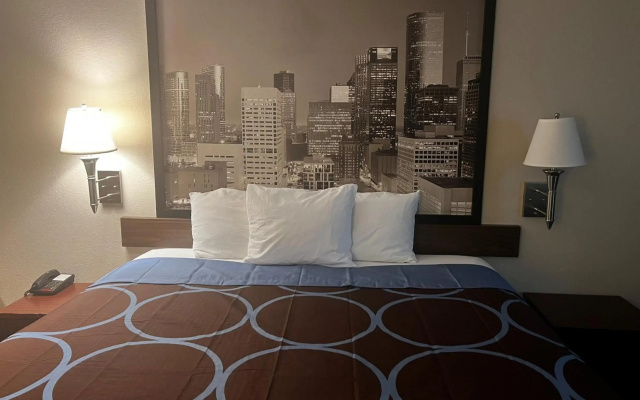 Super 8 By Wyndham Baytown