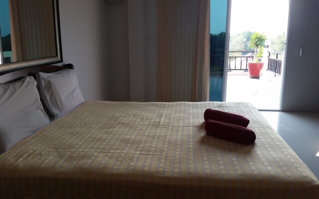 Апартаменты Sea View Apartments На Чом Тхиан комната для гостей