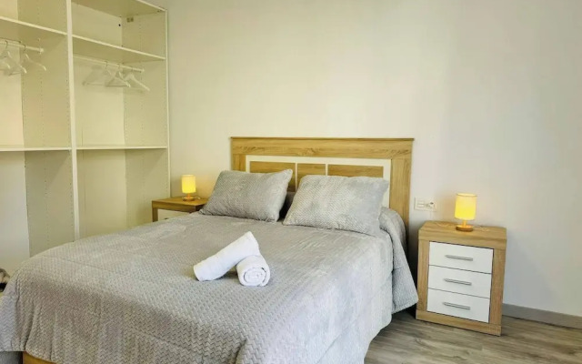 Bright Apartment Near Granada Center