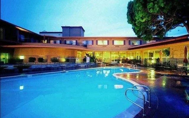 Radisson Villa San Mateo