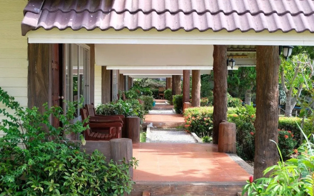 Lanta​ Village​ Resort