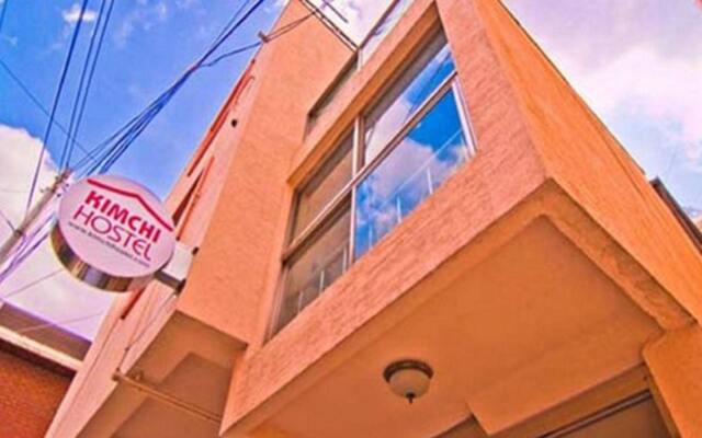 Отель Kimchee Hongdae Guesthouse вид на фасад