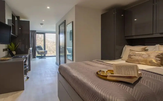 The Residence Coventry by Paymán Club
