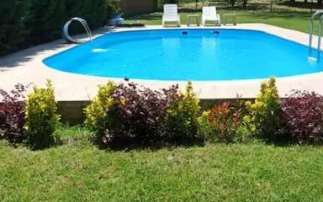 Ekşi̇ House