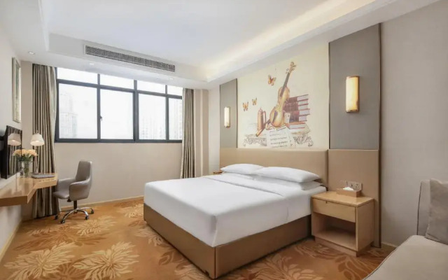 Vienna International Hotel (Xinwuzhong, Dengcheng Avenue, Xiangyang)
