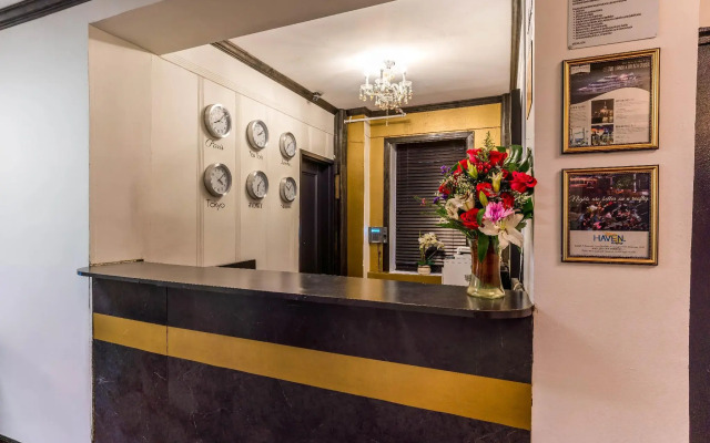 Royal Park Hotel & Hostel