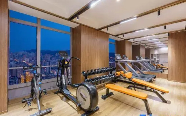 Madison Hotel Dalian Harbor Square, Donggang Business District