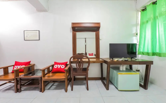 Dumrong Town Hotel