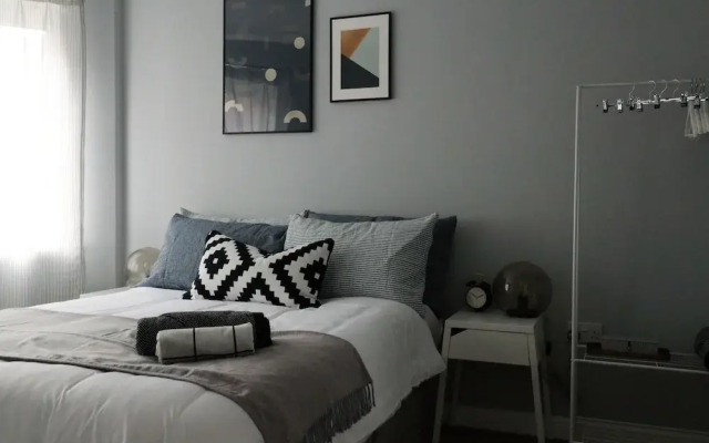 Spacious Townhouse - Netflix & Parking
