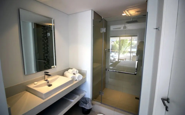 Element Bay II by Horizon Holidays