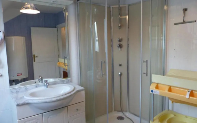 Gîte Dompierre-sur-Besbre, 4 pièces, 6 personnes - FR-1-489-112