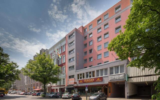 Отель City-Hotel Ansbach am Kurfürstendamm Германия, Берлин - 1 отзыв об отеле, цены и фото номеров - забронировать отель City-Hotel Ansbach am Kurfürstendamm онлайн вид на фасад
