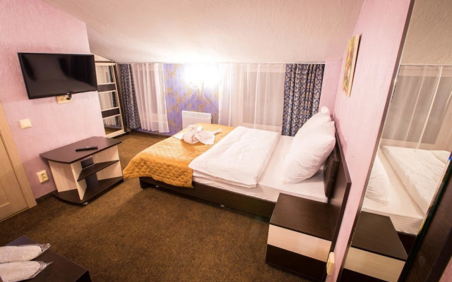 Resident Mini-Hotel