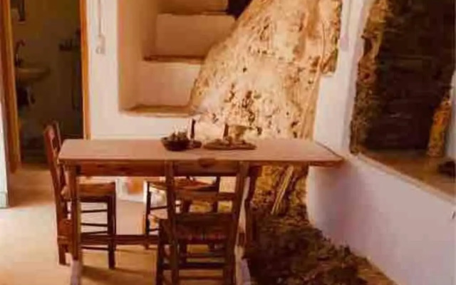 Naxos Mountain Retreat - Tiny House Build on Rock