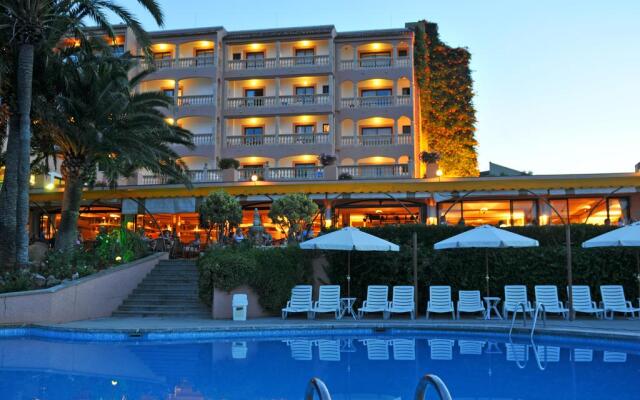 Hotel Na Taconera вид на фасад