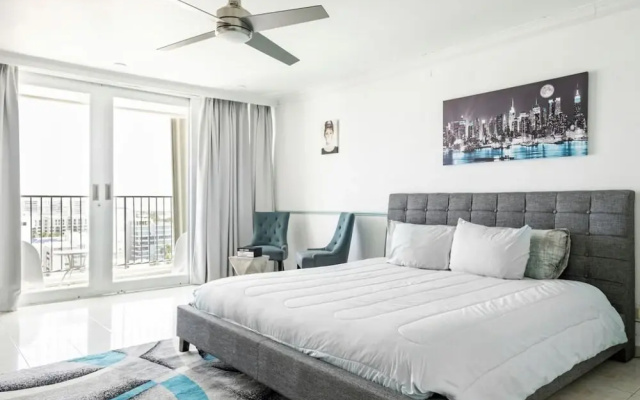 Stylish Suite With Ocean Views