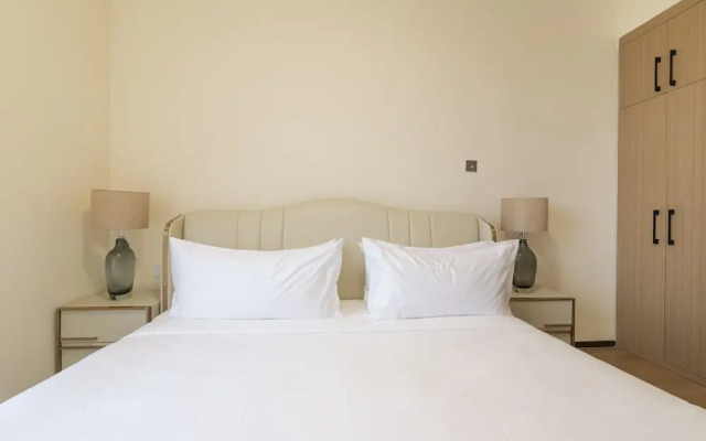 GTC Skyline Apartments by YourHost