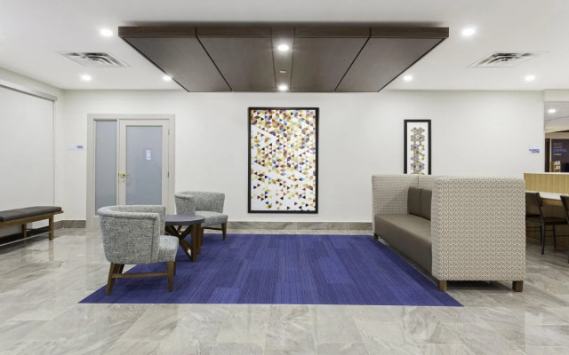 Holiday Inn Express & Suites Mississauga-Toronto Southwest by IHG