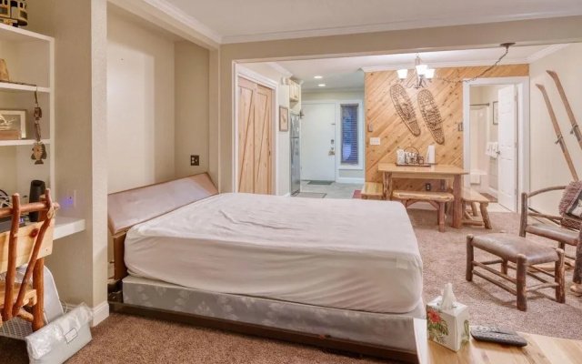 The Bear Den Condo by Redawning