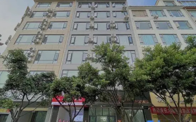 Yunzi Hotel (Dali High-speed Railway Station Erhai Park Branch)