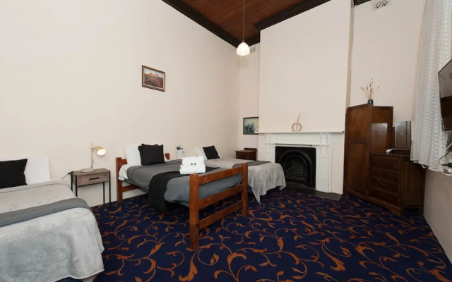 Riverina Hotel