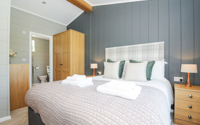 17 Meadow Retreat