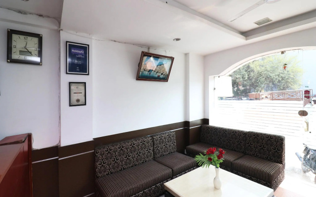 OYO 27866 Hotel Gud Stay
