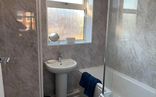 Modern fully refurbished 3 bedroom home