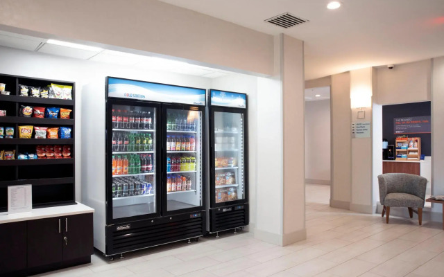 Holiday Inn Express & Suites Chester-Monroe-Goshen