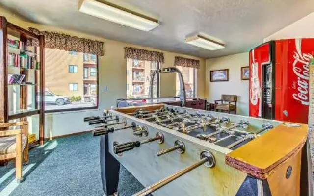 Timberbrook Village Condo: Community Pool, Hot Tub