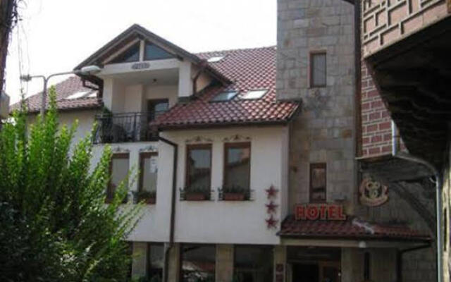 Отель Silvestar Family Hotel Болгария, Велико Тырново - отзывы, цены и фото номеров - забронировать отель Silvestar Family Hotel онлайн вид на фасад