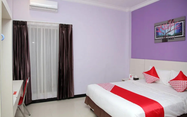 OYO 1138 Purple Hotel