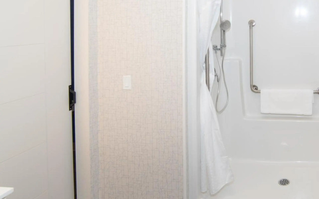 Holiday Inn Express & Suites North Battleford by IHG
