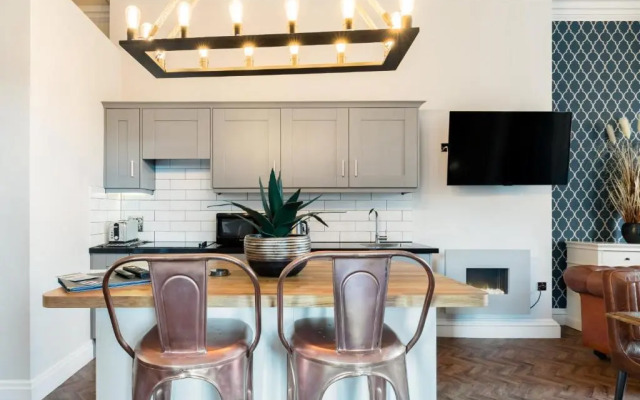 The Heaton at Claremont Apartments