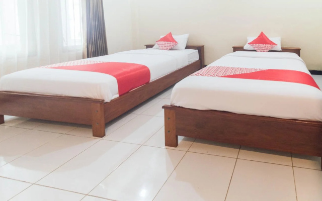 Collin Beach Hotel