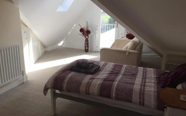 Lottie'S Place