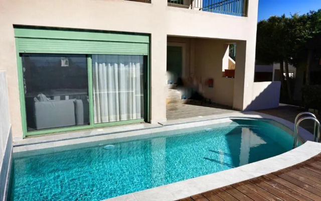 Pogonia, spacious apartment by the sea with private pool