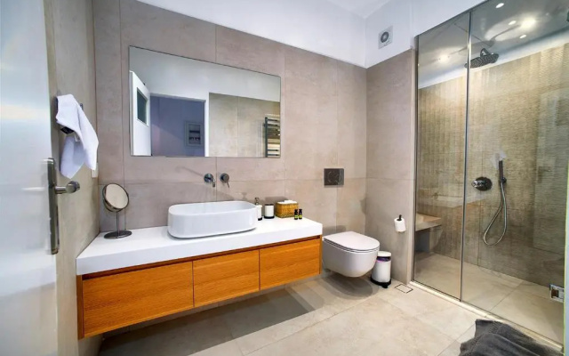 Acropolis area family friendly 2bdr apartment