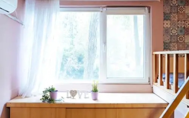 Woody - Cozy and Quiet Place near Moghioros Park