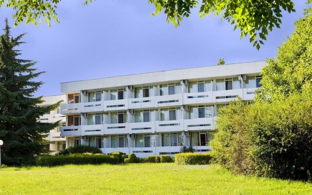 Отель Панорама Болгария, Албена - отзывы, цены и фото номеров - забронировать отель Панорама онлайн вид на фасад