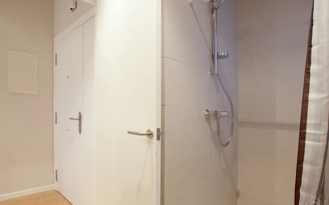 Modern Center Apartments