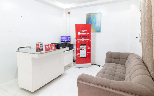 RedDoorz @ DBuilders Rooms Lower Bicutan